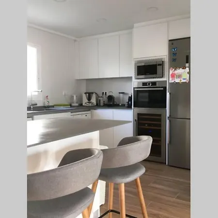 Apartamento ático A 200m Del Mar. *